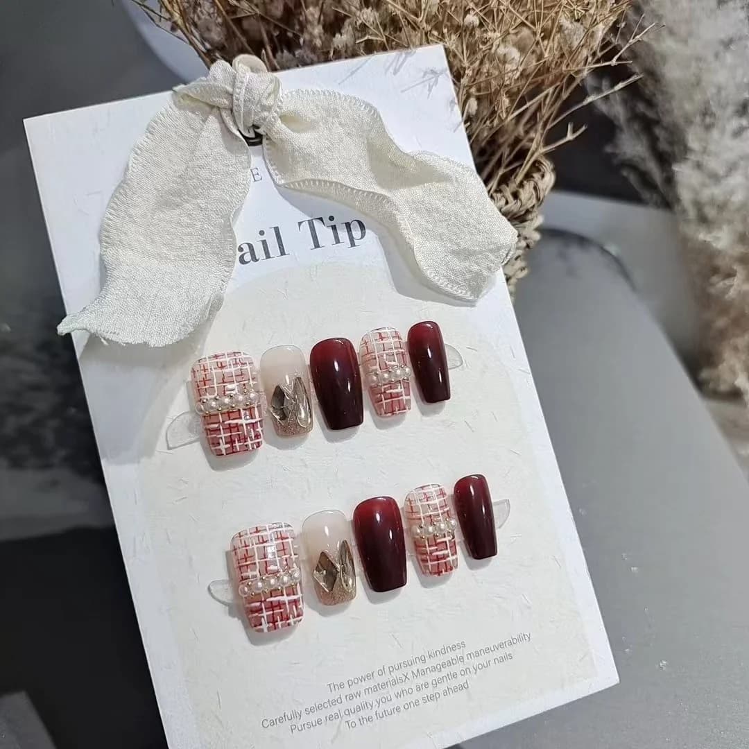 Rød Tweed Press-On Negle med Perler Kort Firkantet 10 stk.