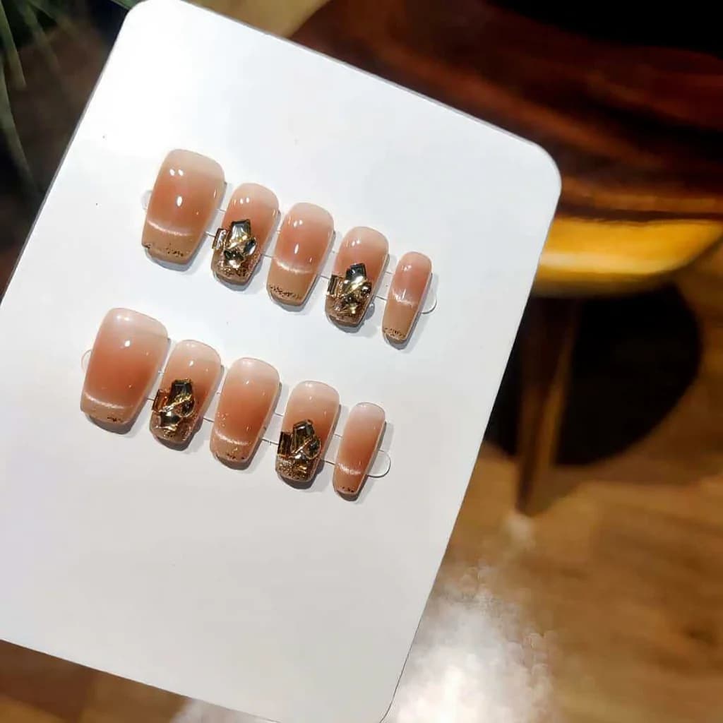 Tryk-på negle Cat Eye Blush med rhinsten, kort kisteform, 30 stk.
