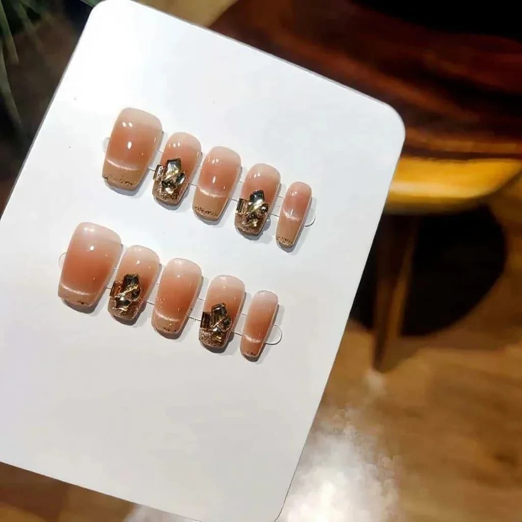 Tryk-på negle Cat Eye Blush med rhinsten, kort kisteform, 30 stk.
