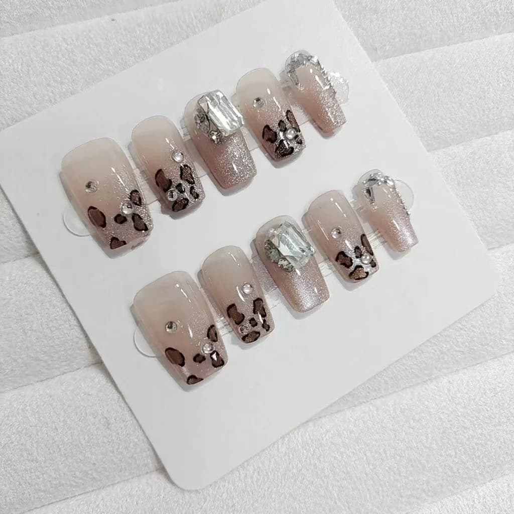 Leopardprint press-on negle med rhinsten, kort kisteform