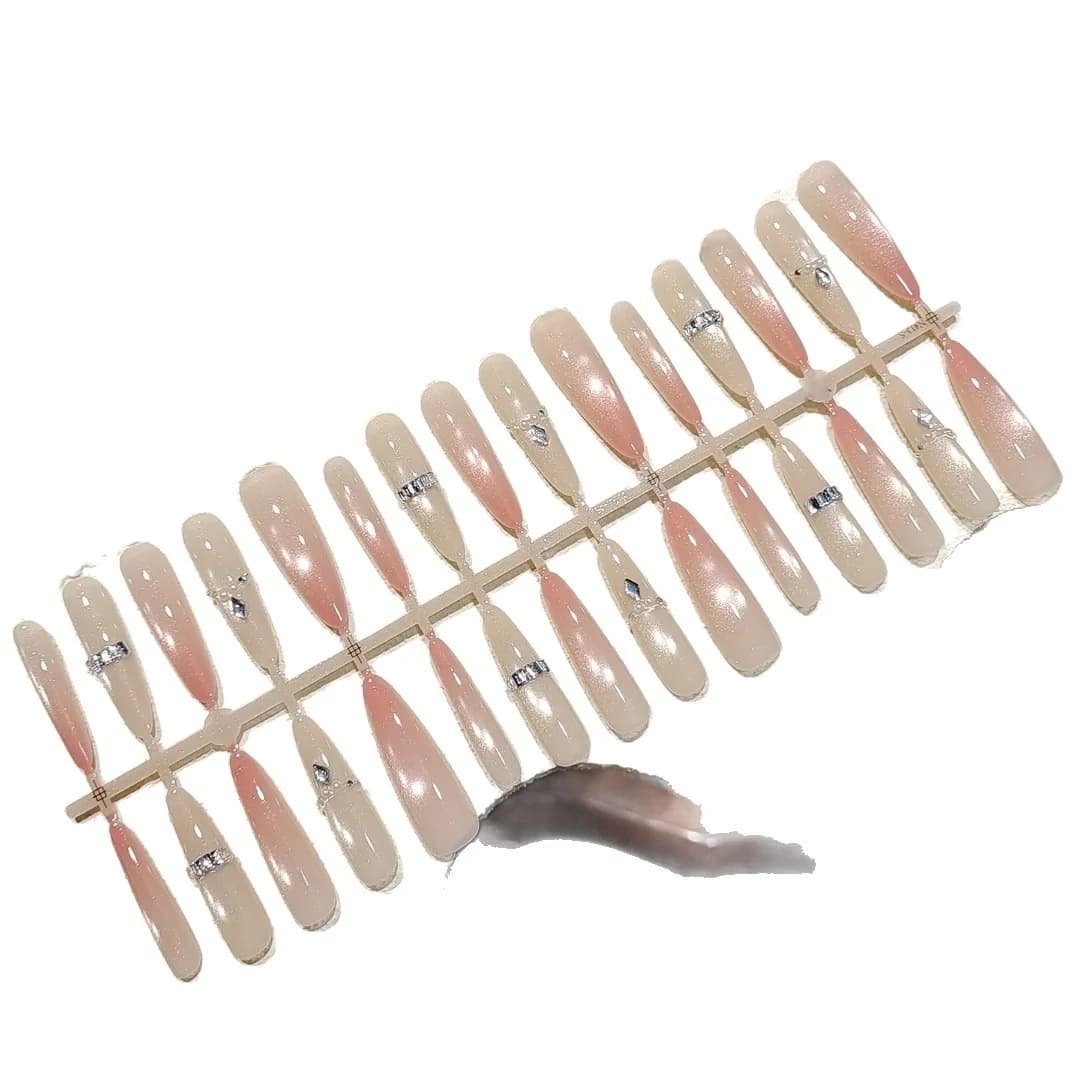 Lyserøde Cat Eye Kunstige Negle Soft Glow Peach Stiletto Form