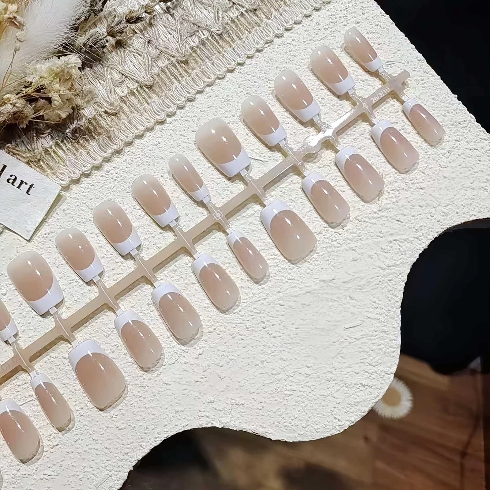 Korte Franske Tip Press-On Negle Naturlig Nude Look Til Hverdag