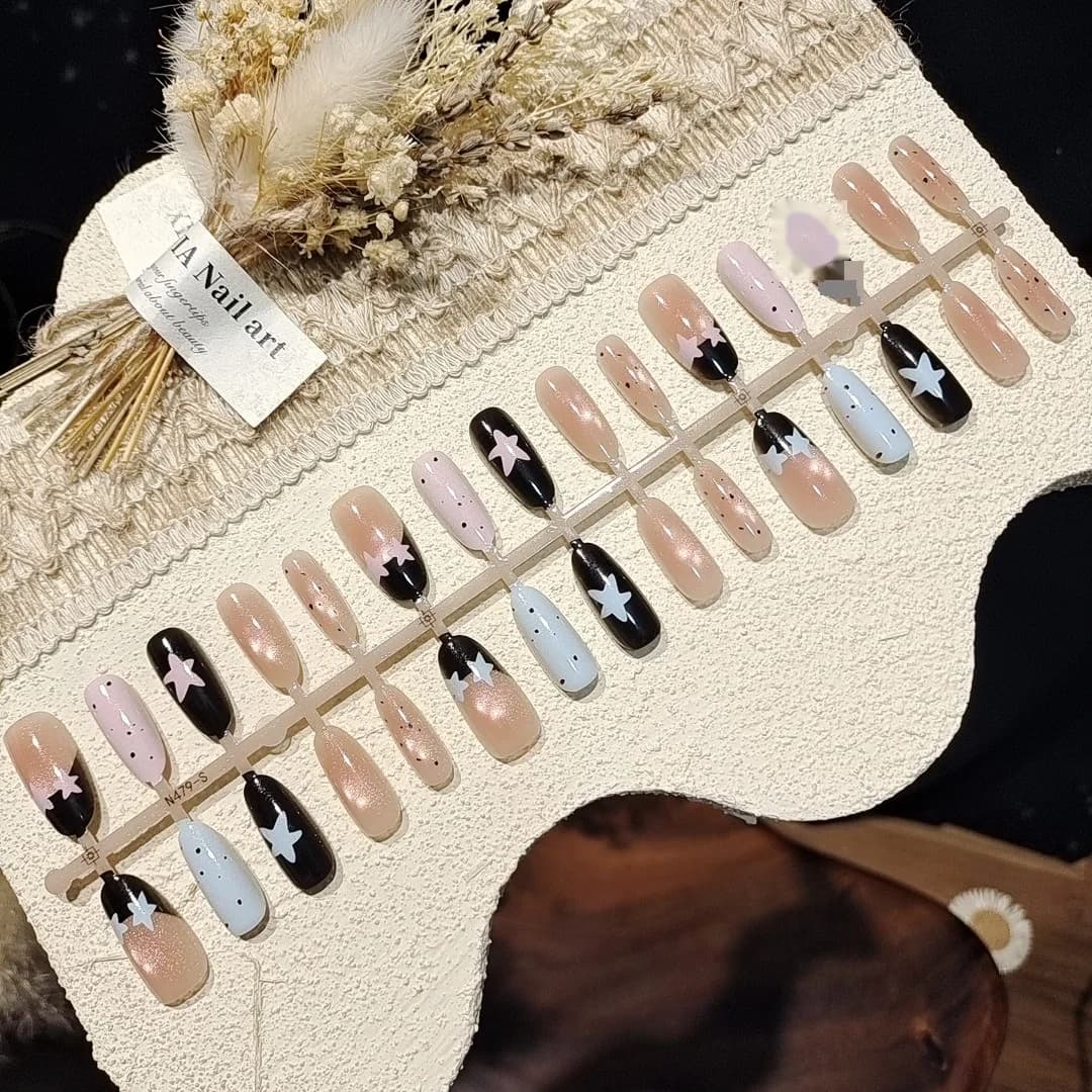 Cat Eye stjerne press-on negle med prikker, sød stil manicure