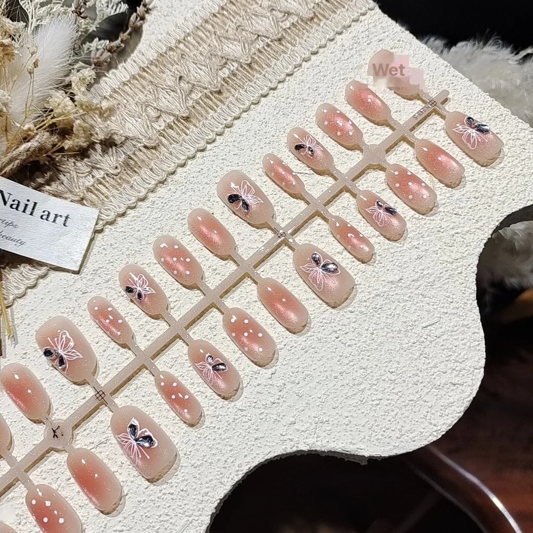 Cat eye kunstige negle med glasperler og rhinsten